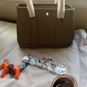 New Elegant Garden Party Etoupe Tote Bag